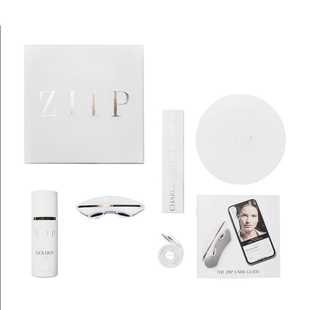Nanocurrent & microcurrent toning device for lifted, sculpted and glowing skin.